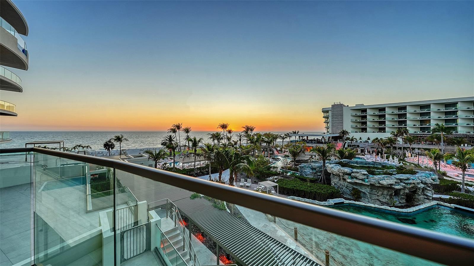 1561 GULF OF MEXICO DR #304