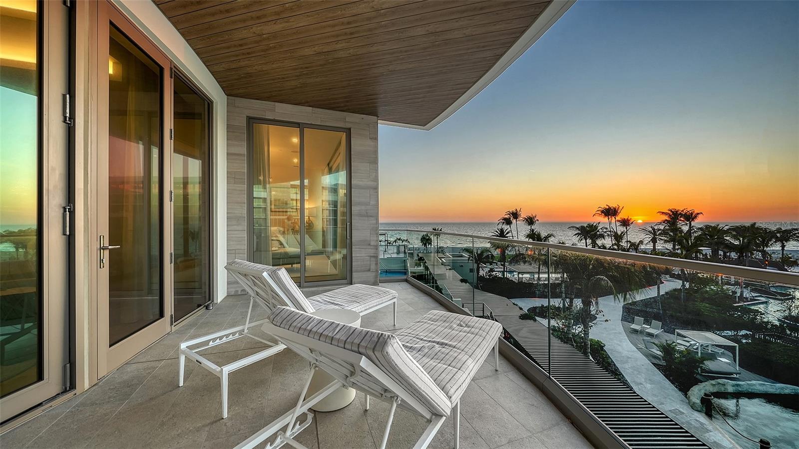 1561 GULF OF MEXICO DR #304