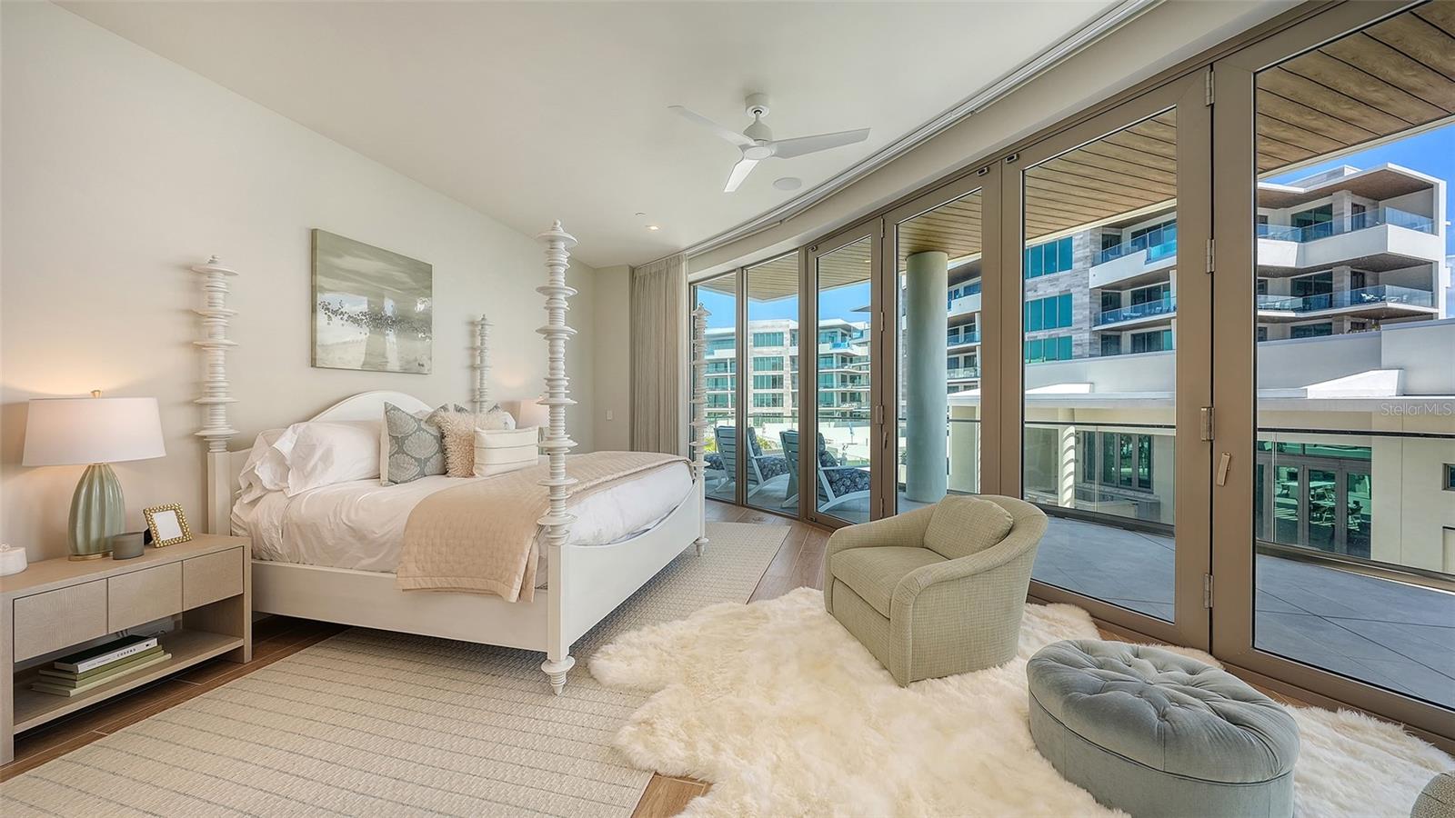 1561 GULF OF MEXICO DR #304