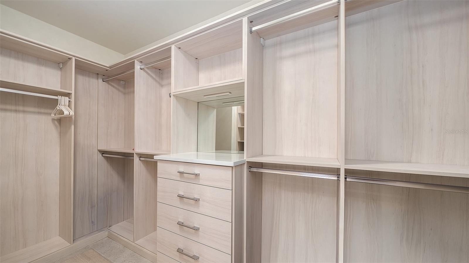 1581 GULF OF MEXICO DR #406