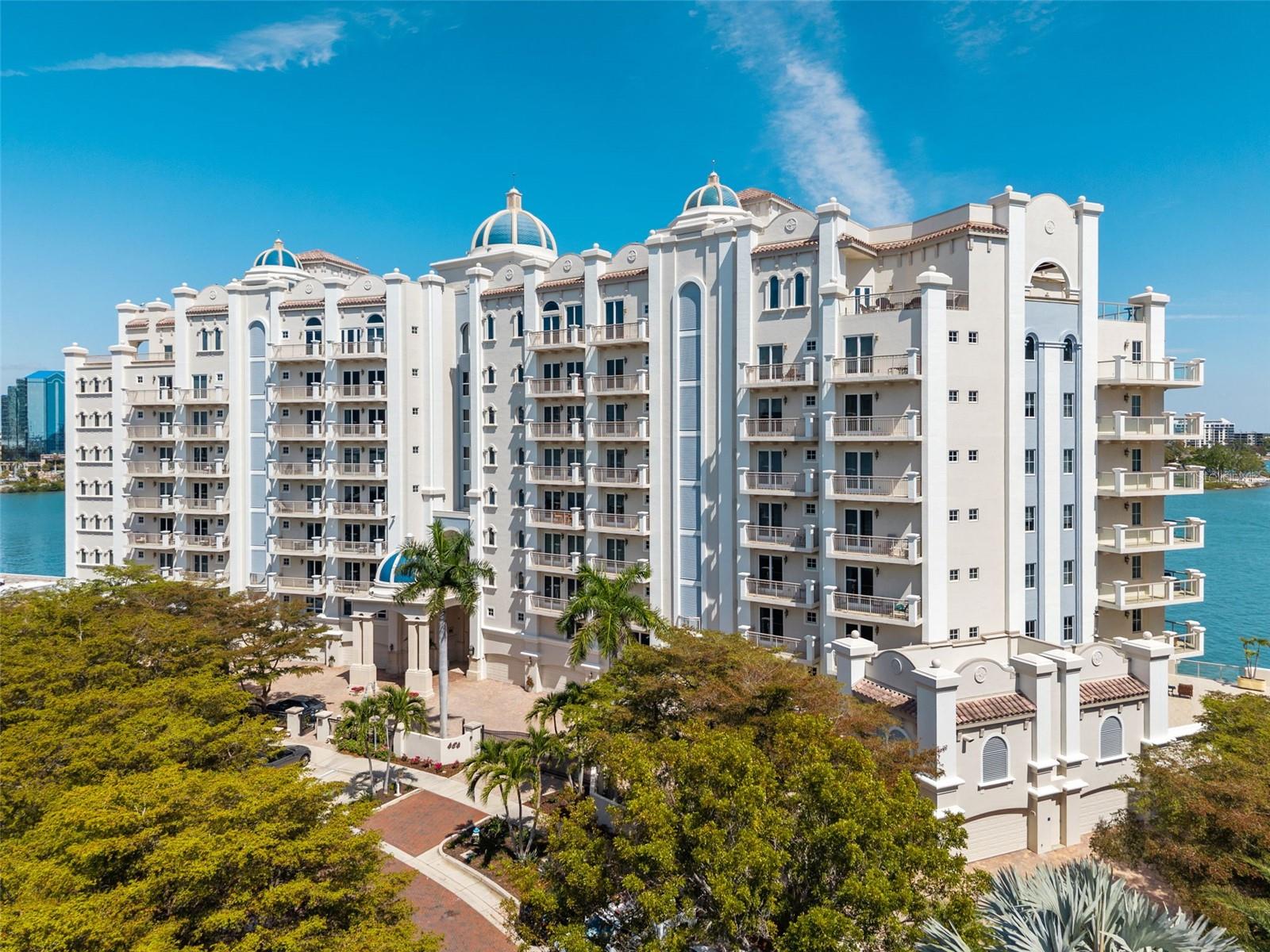 464 GOLDEN GATE PT #703