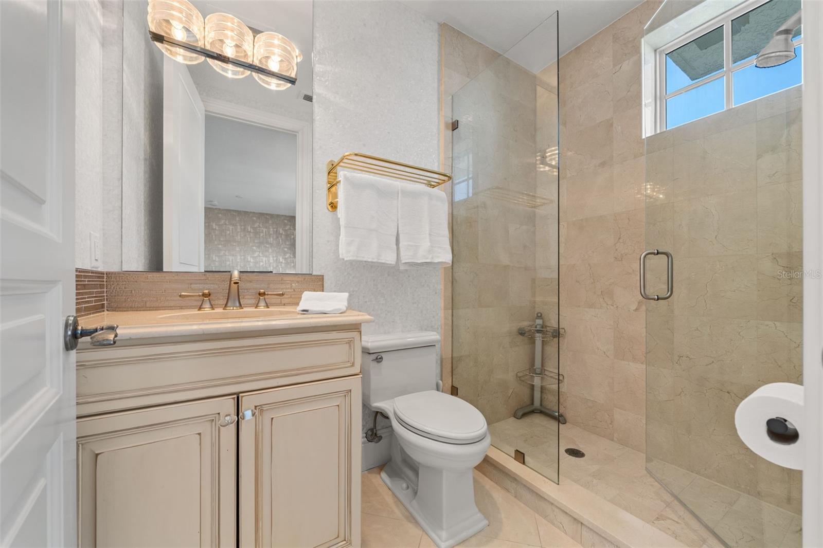 464 GOLDEN GATE PT #703