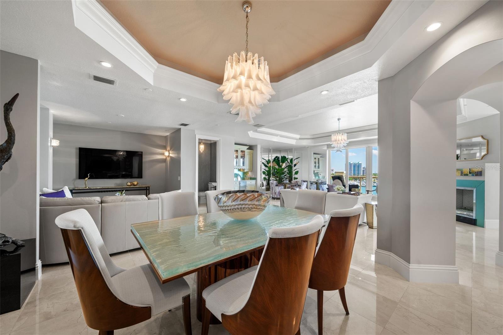 464 GOLDEN GATE PT #703