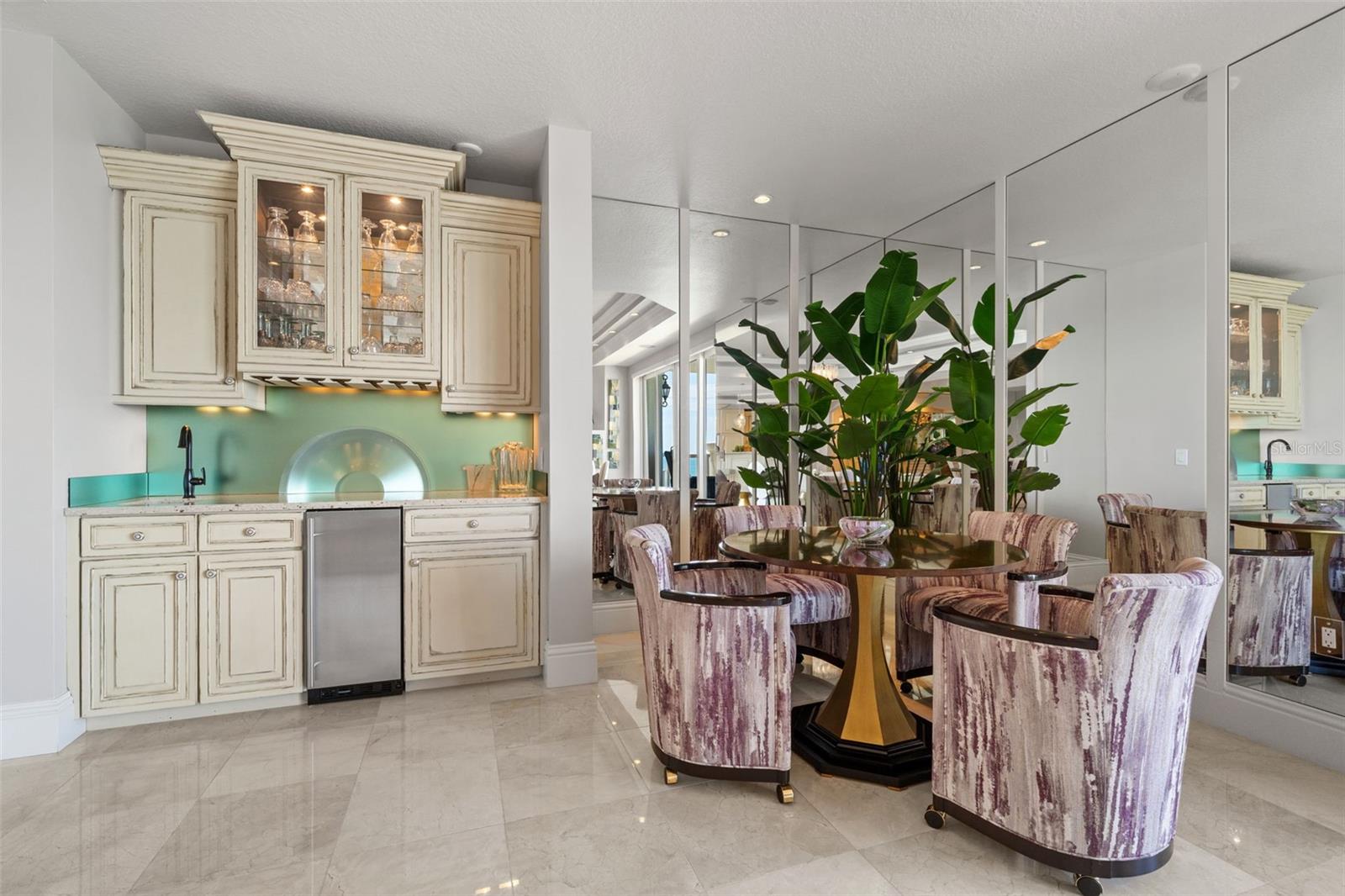 464 GOLDEN GATE PT #703