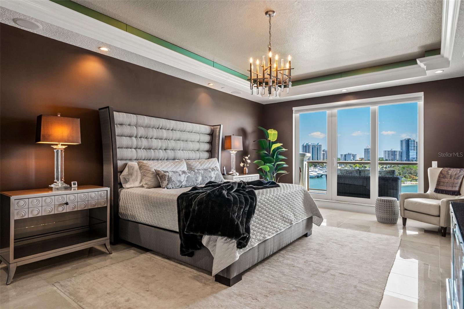 464 GOLDEN GATE PT #703