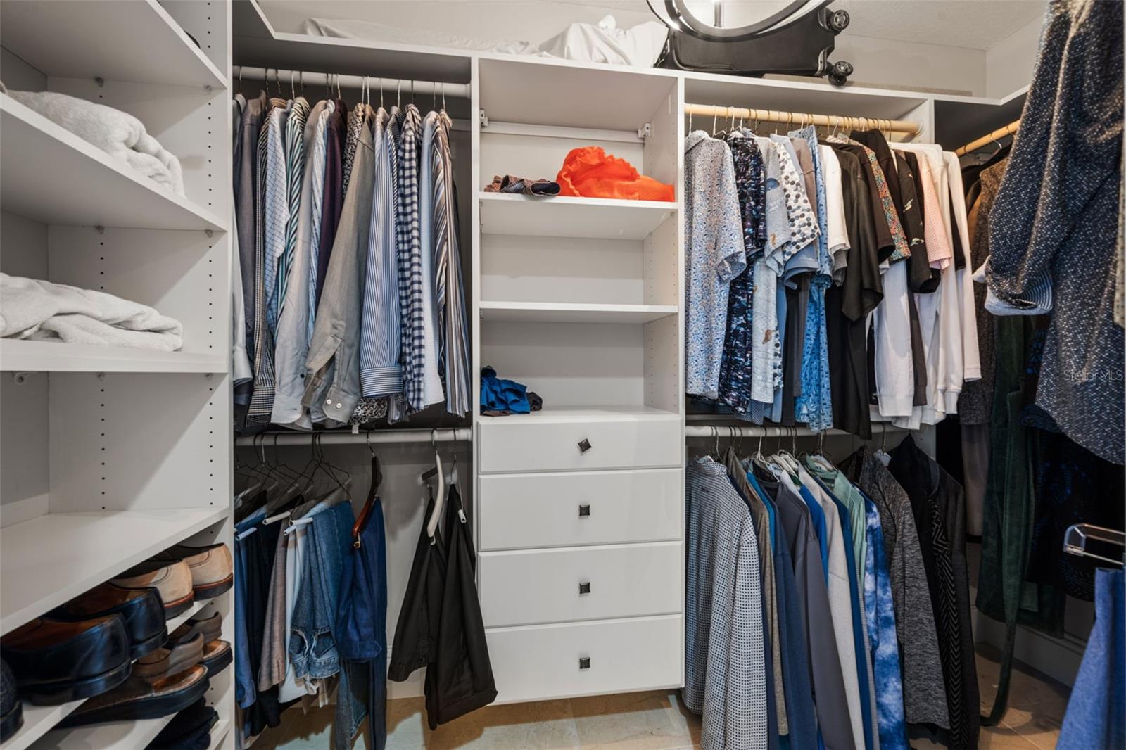 464 GOLDEN GATE PT #703