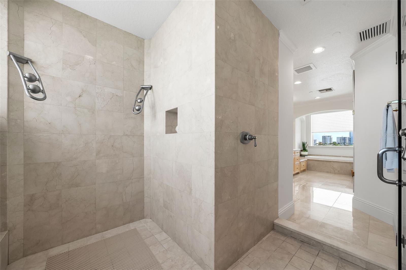 464 GOLDEN GATE PT #703