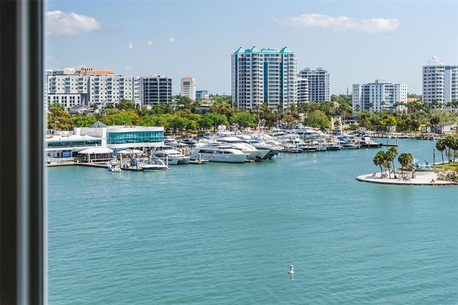 464 GOLDEN GATE PT #703