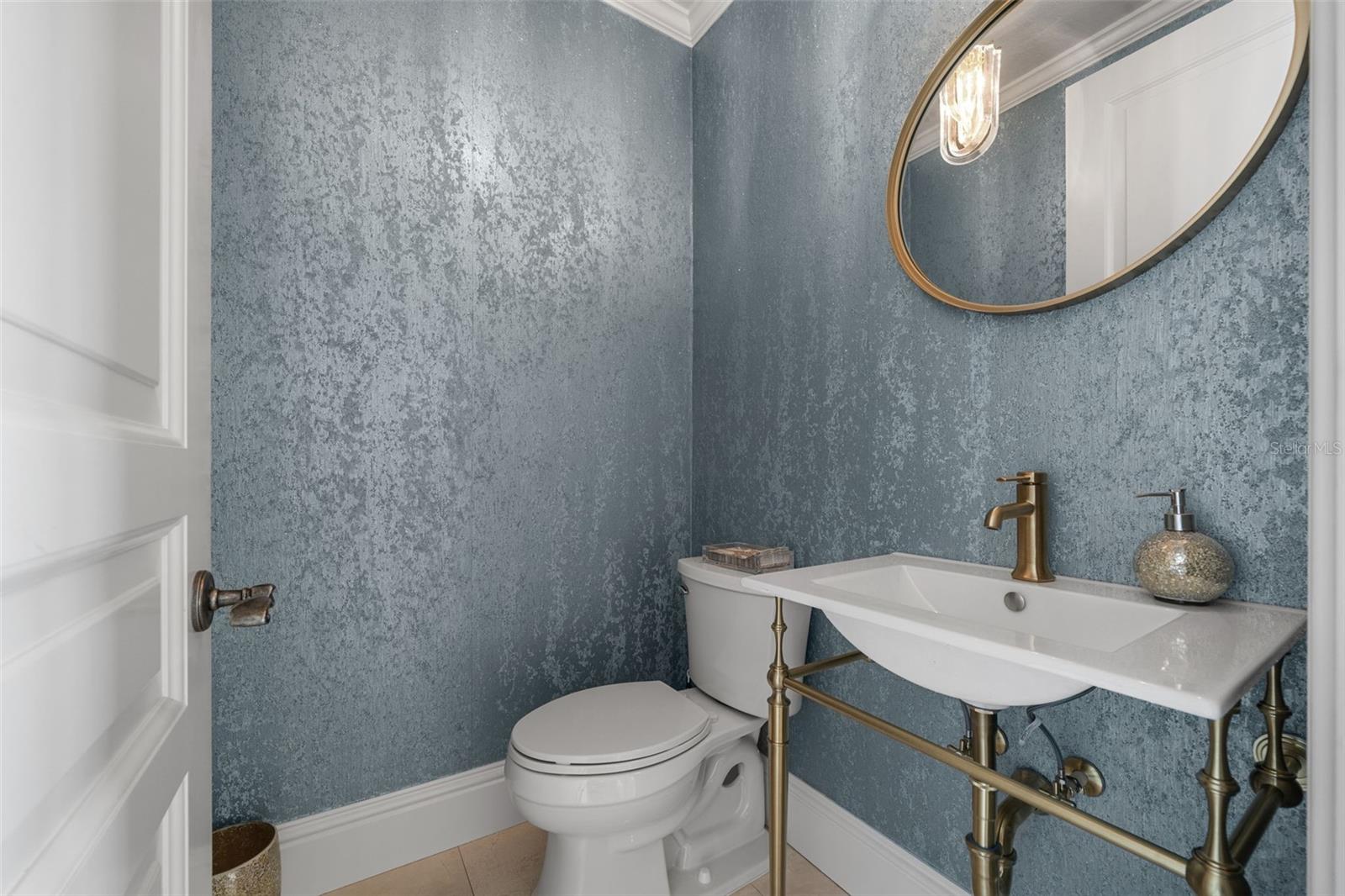 464 GOLDEN GATE PT #703