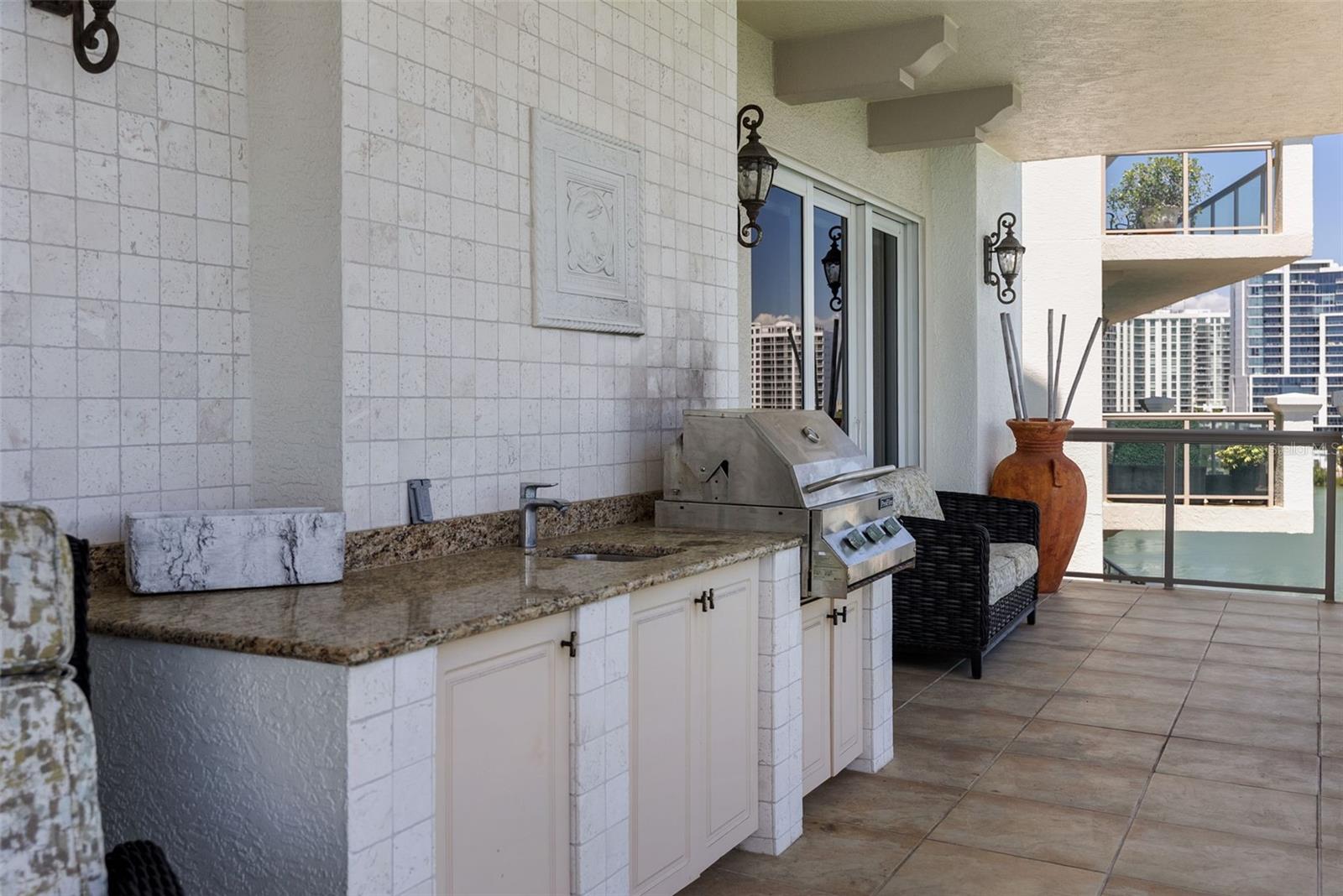 464 GOLDEN GATE PT #703