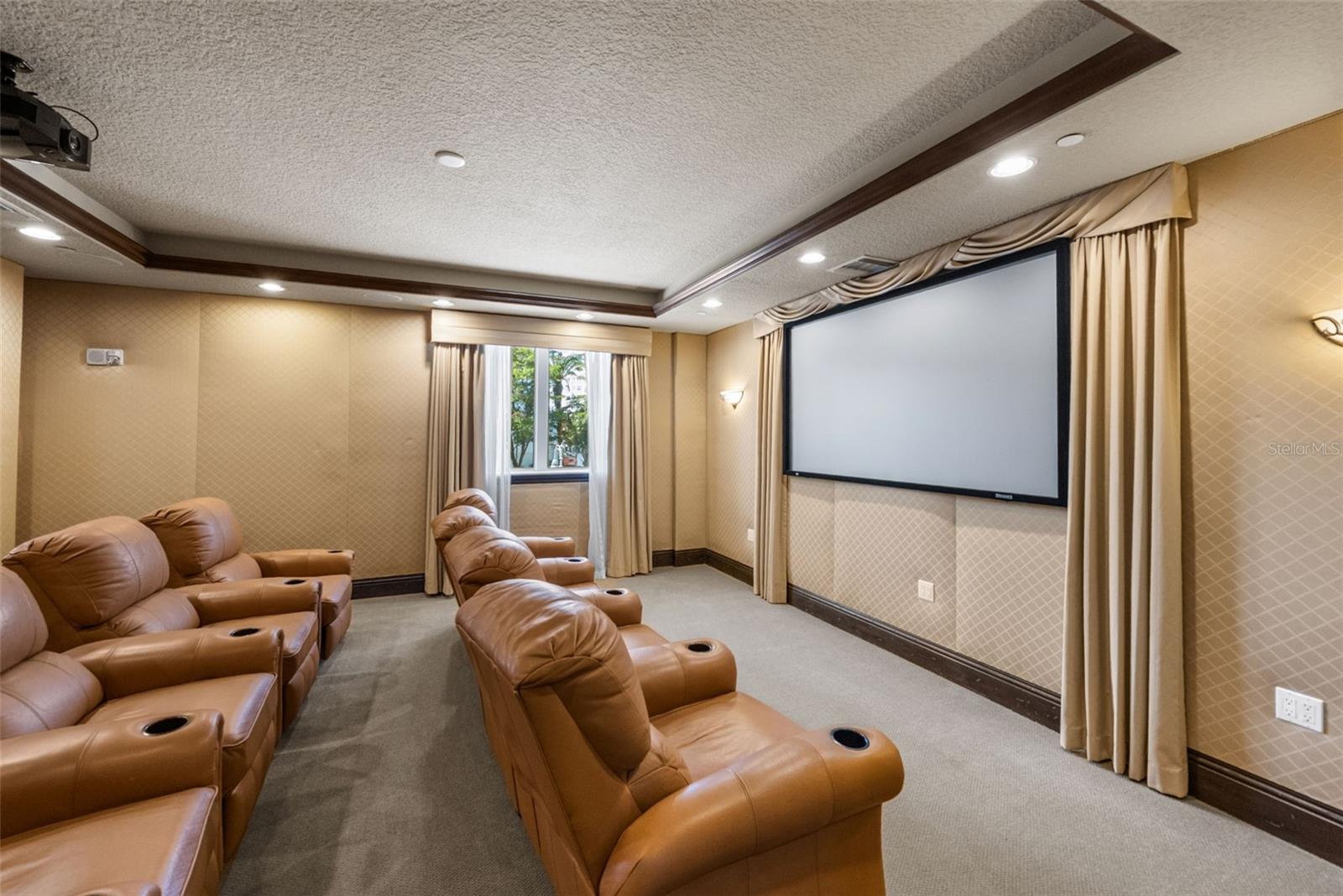 464 GOLDEN GATE PT #703