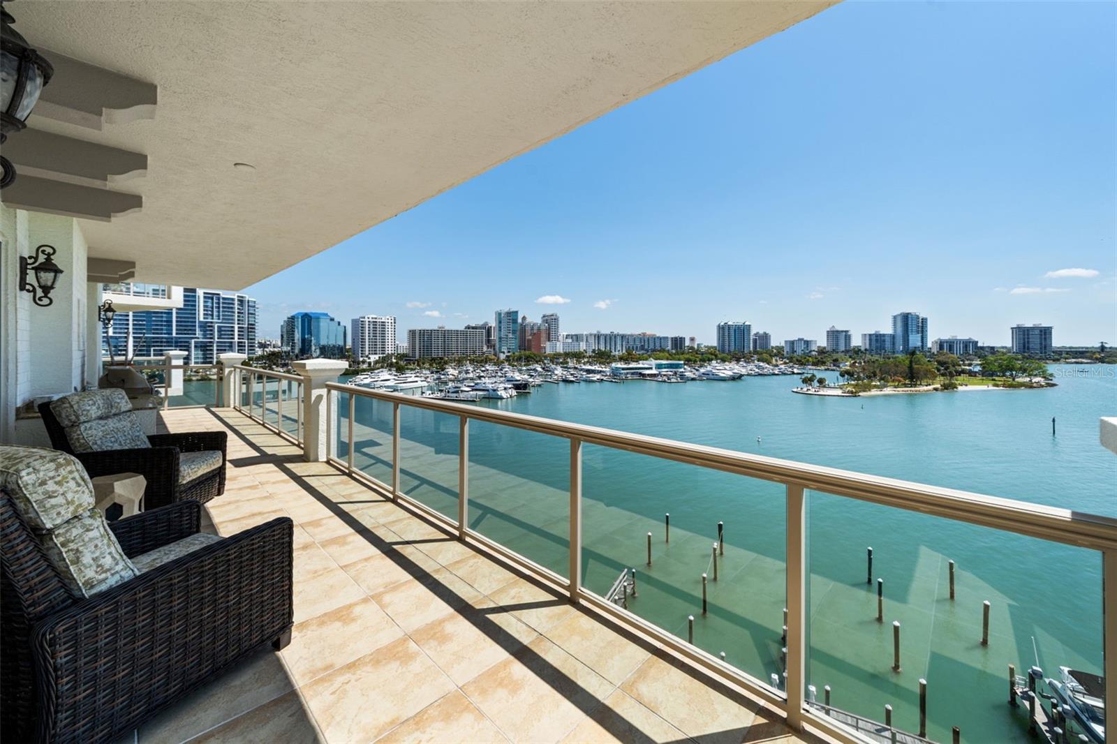 464 GOLDEN GATE PT #703