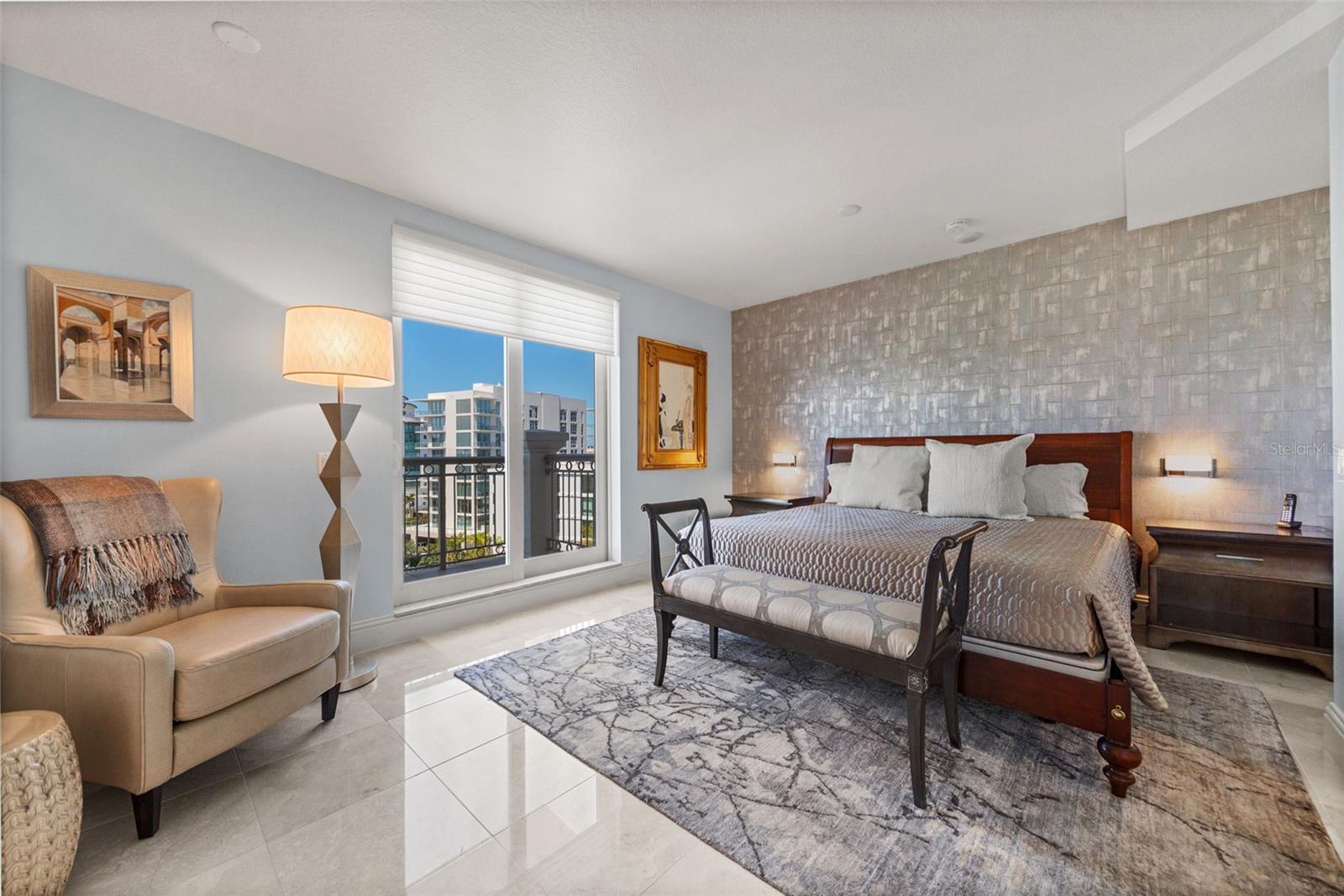 464 GOLDEN GATE PT #703