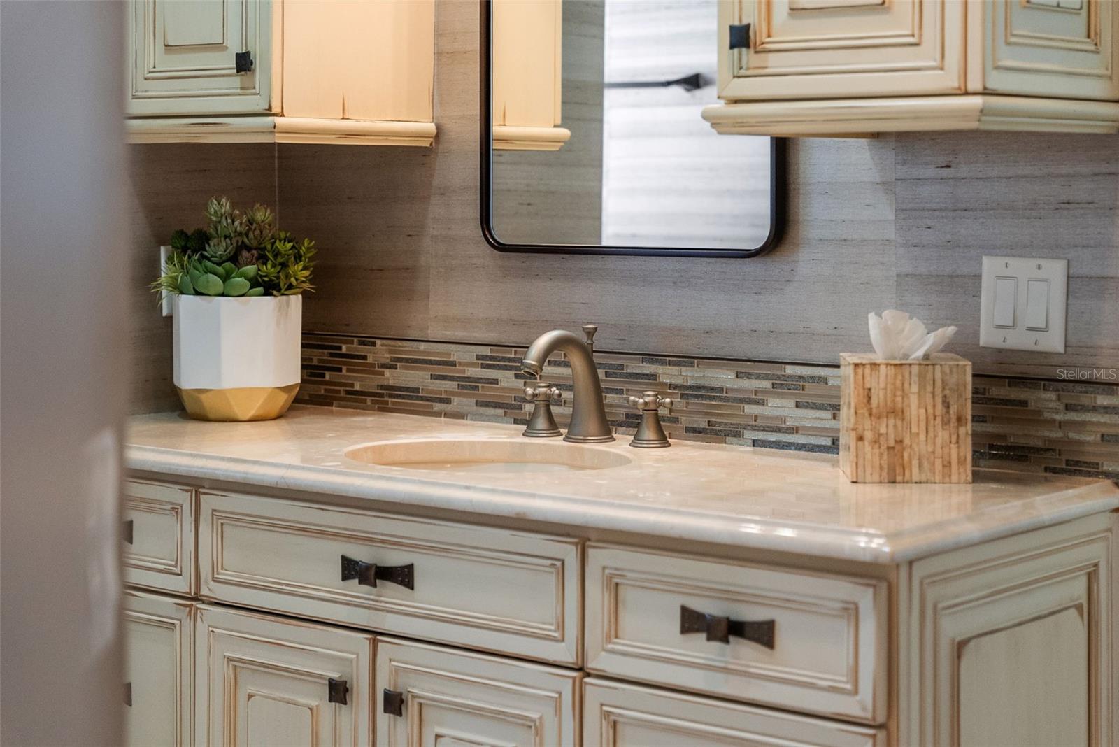 464 GOLDEN GATE PT #703