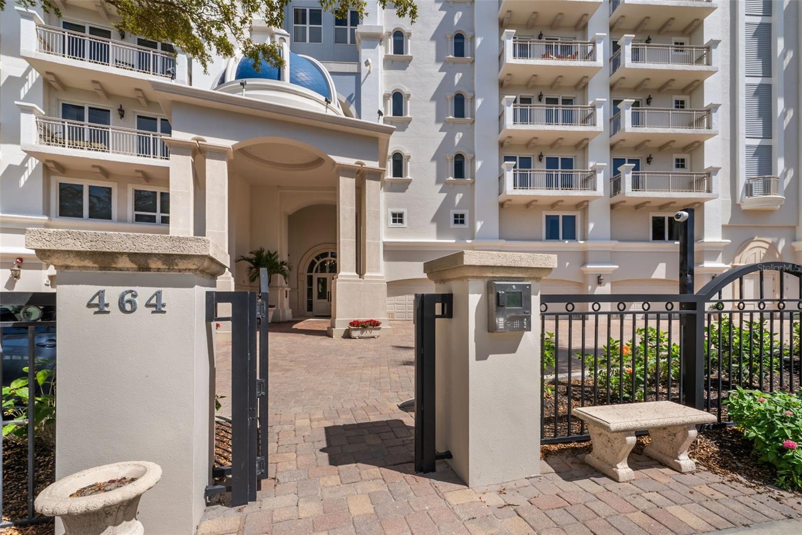 464 GOLDEN GATE PT #703