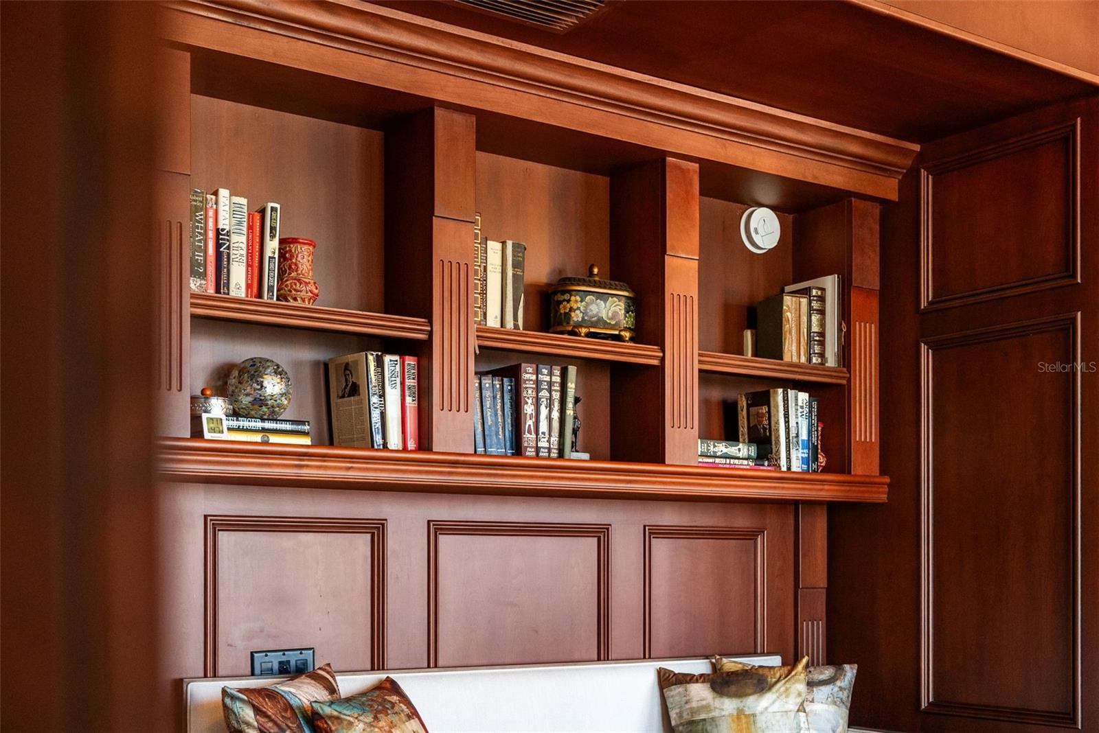 464 GOLDEN GATE PT #703