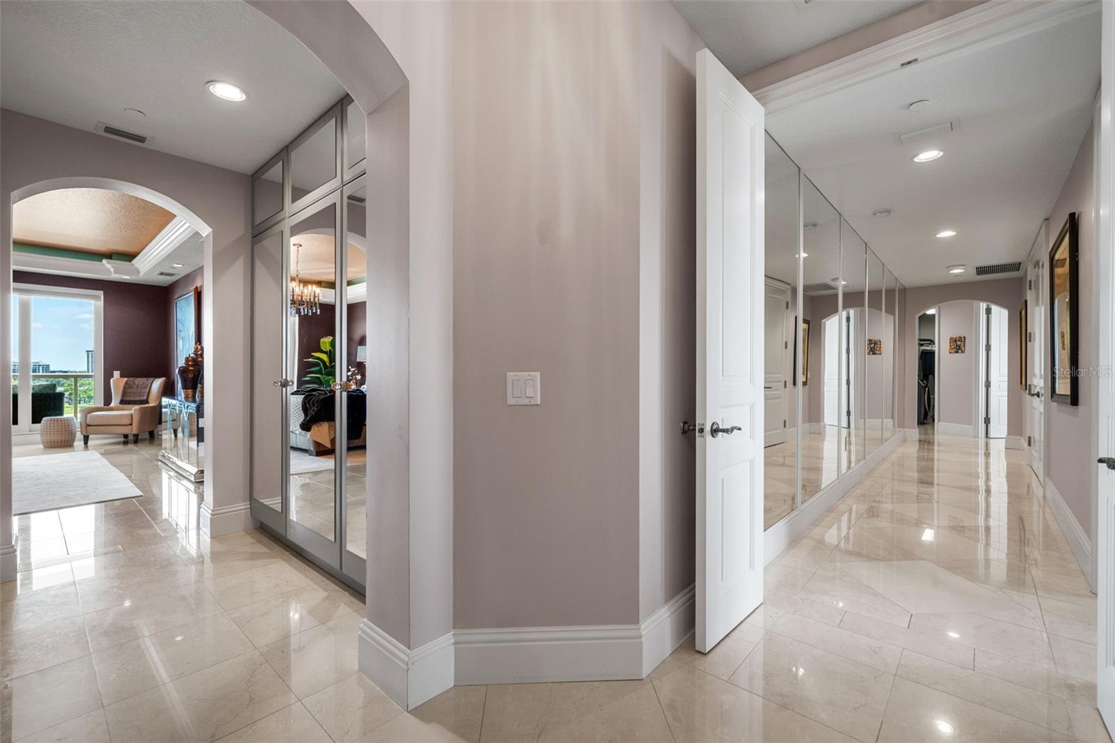 464 GOLDEN GATE PT #703