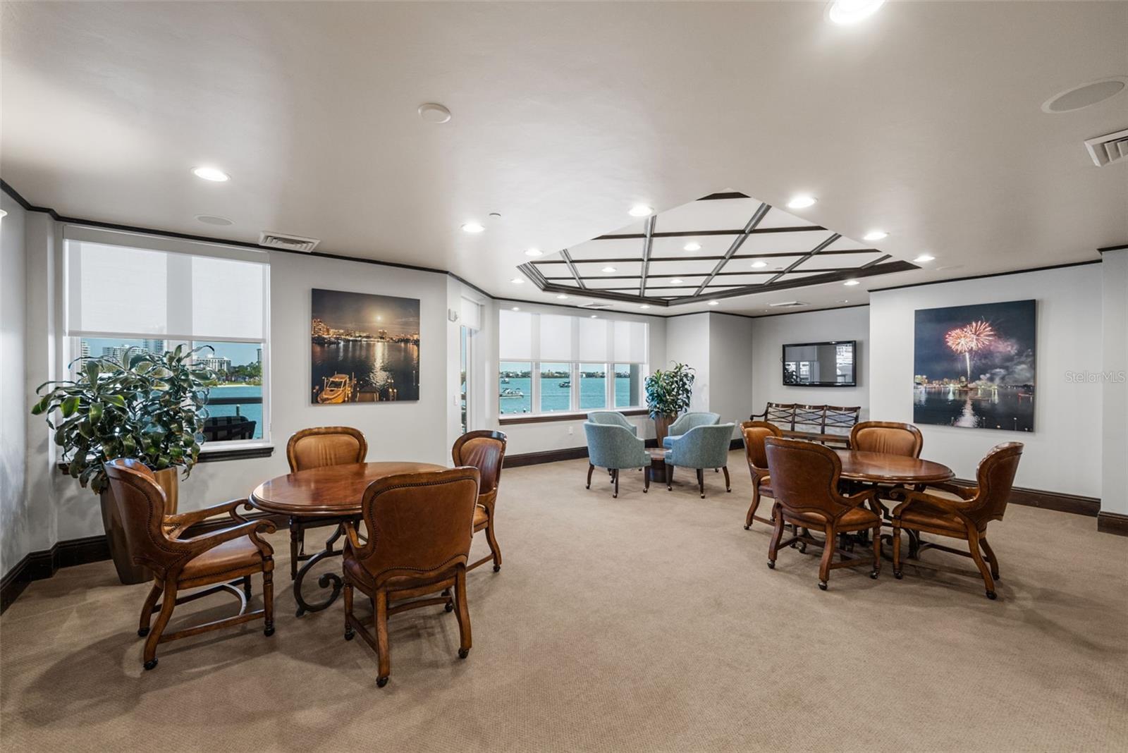 464 GOLDEN GATE PT #703