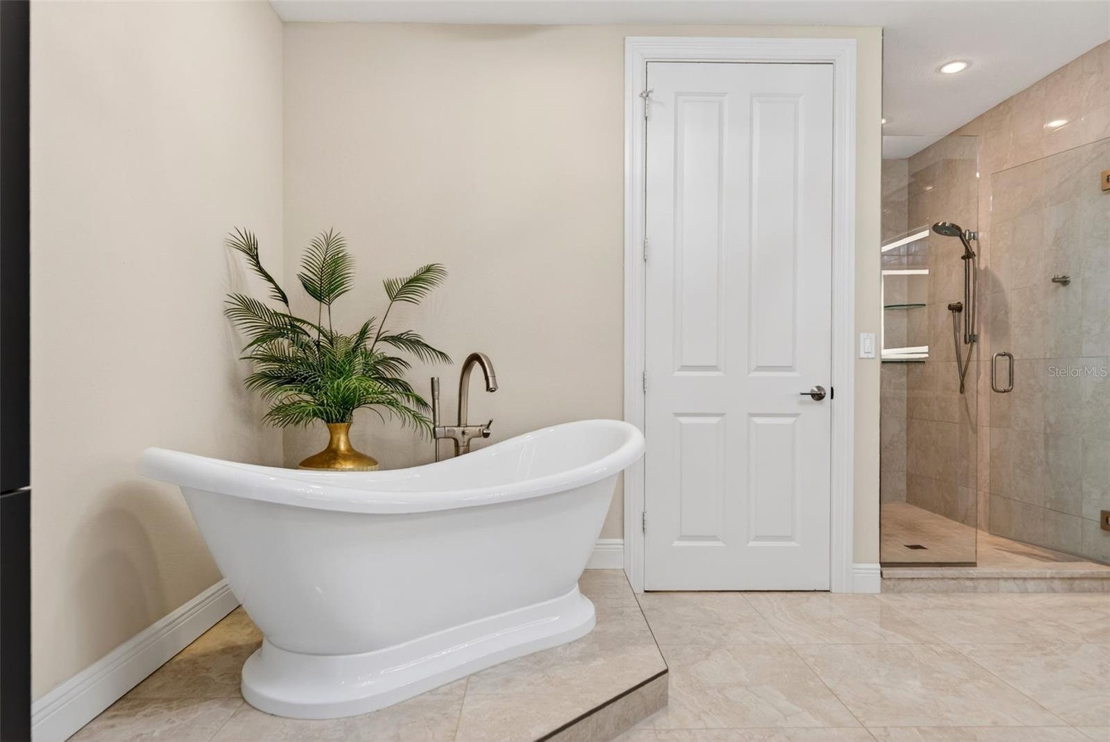 888 S ORANGE AVE #3A