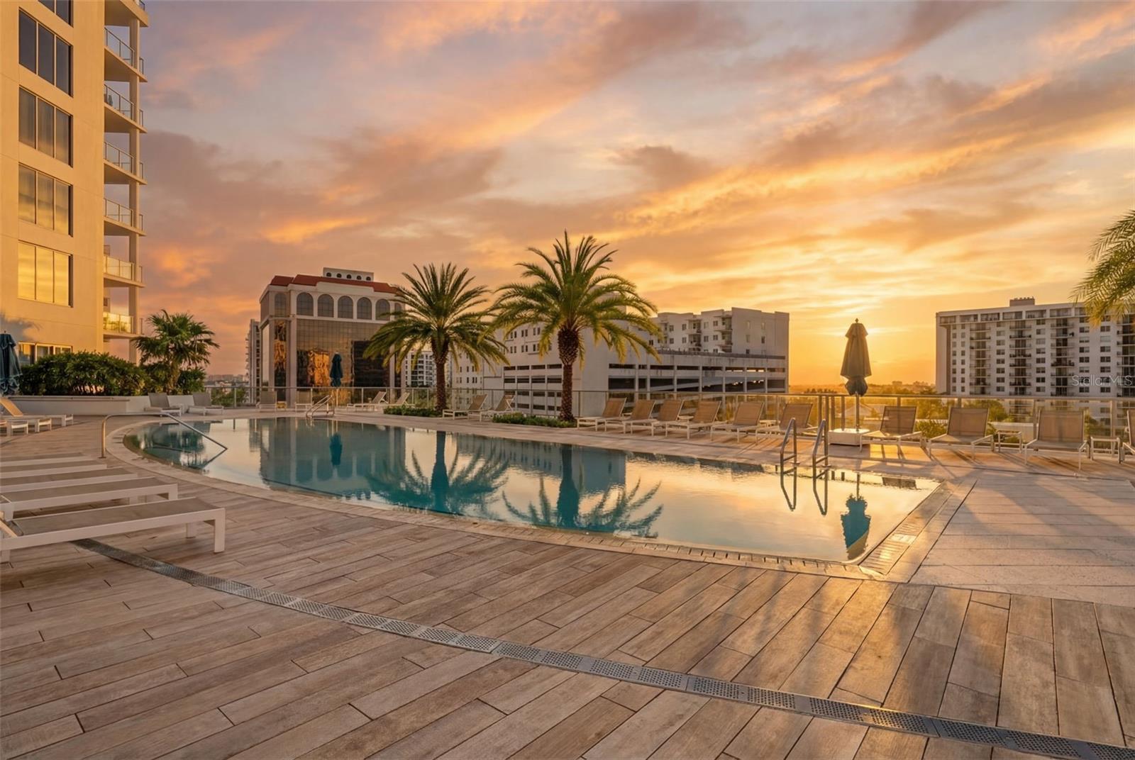 111 S PINEAPPLE AVE #904