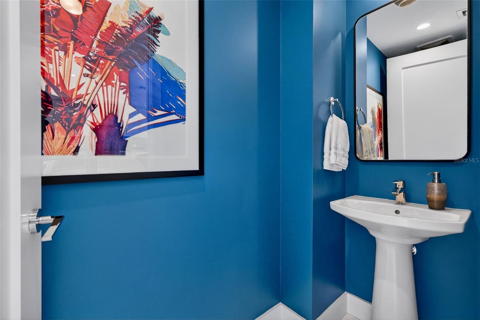 111 S PINEAPPLE AVE #904