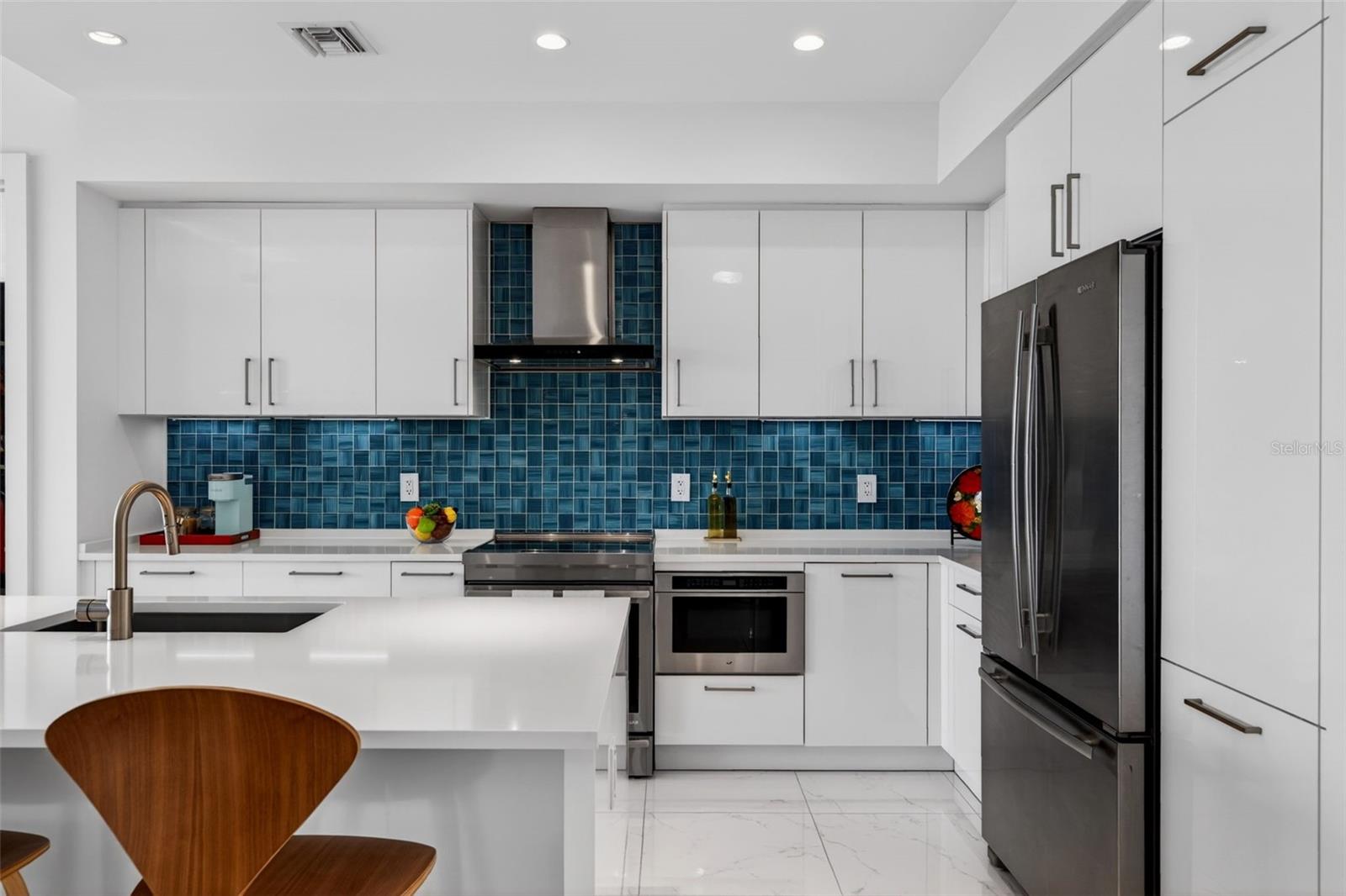 111 S PINEAPPLE AVE #904