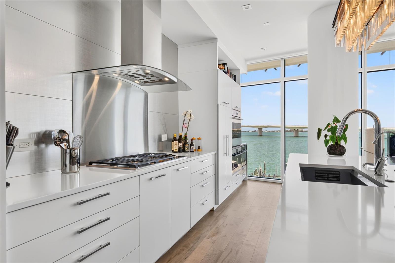 280 GOLDEN GATE PT #300