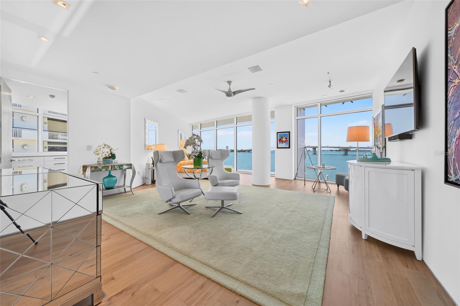 280 GOLDEN GATE PT #300