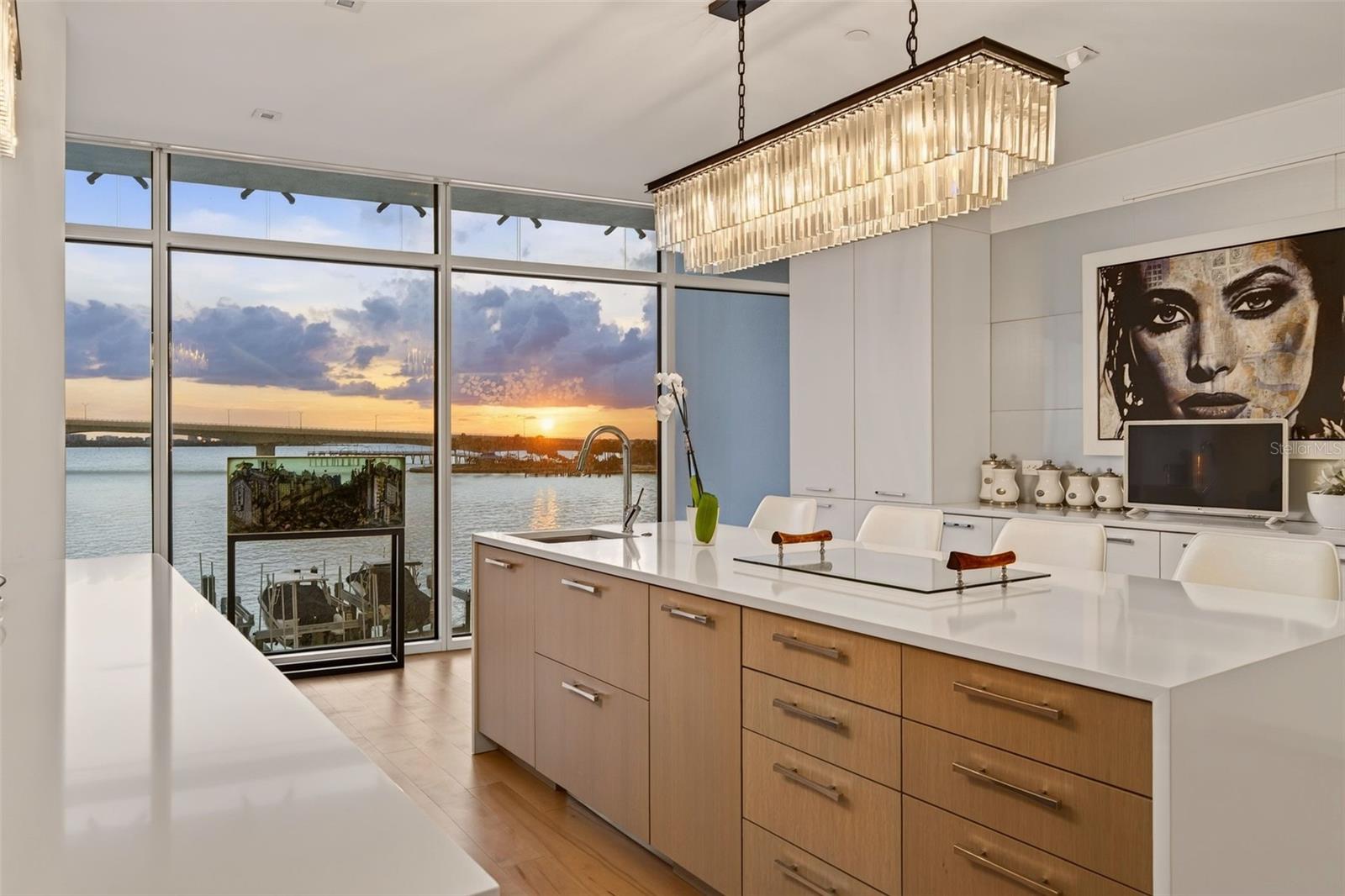 280 GOLDEN GATE PT #300