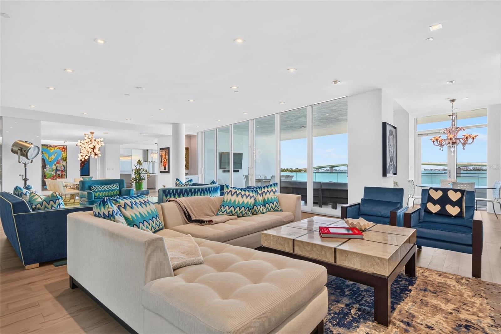 280 GOLDEN GATE PT #300