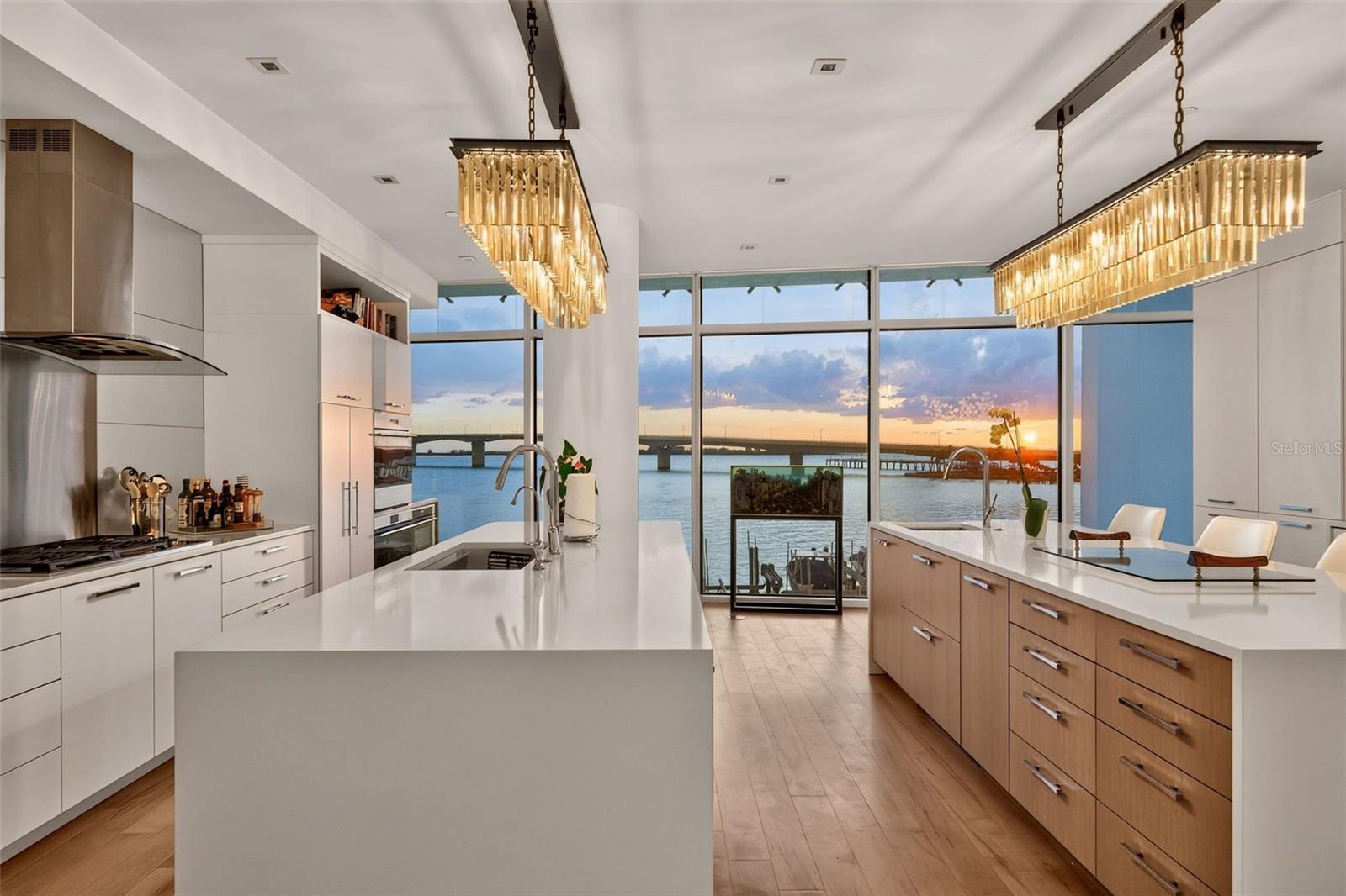 280 GOLDEN GATE PT #300
