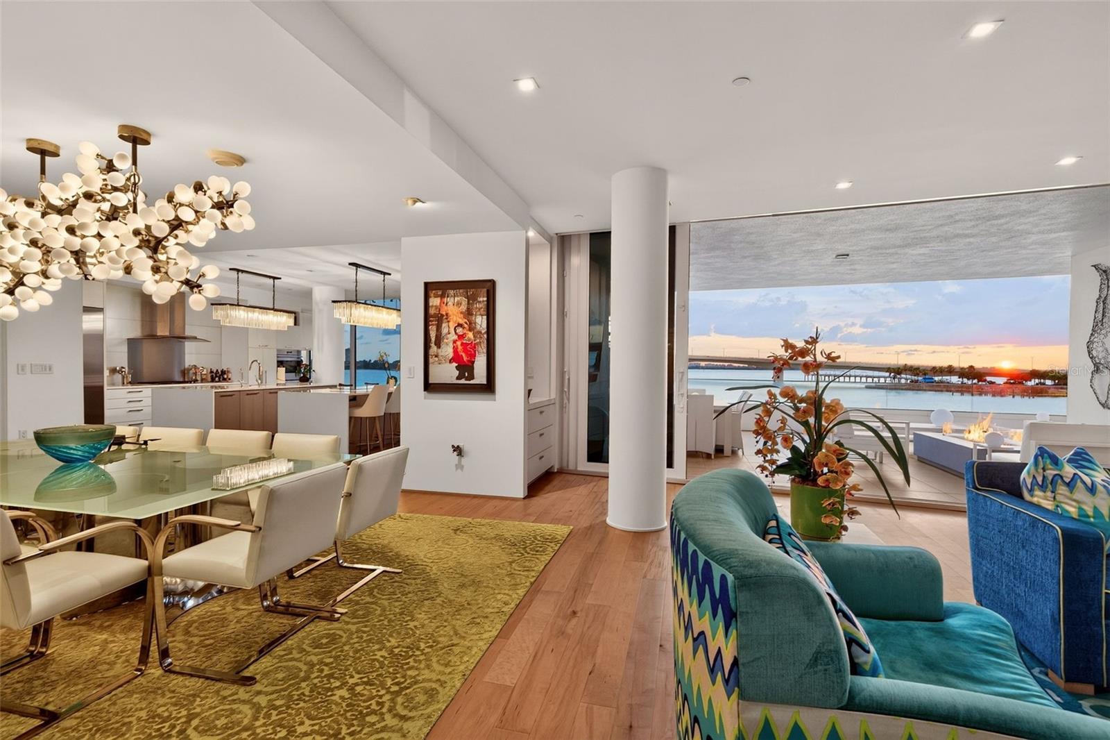 280 GOLDEN GATE PT #300