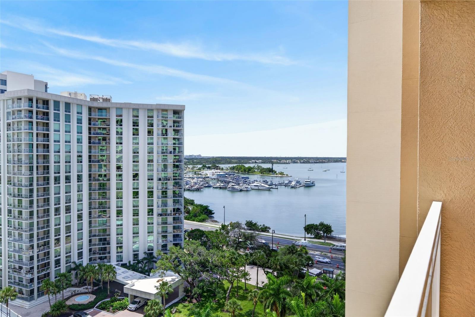 35 WATERGATE DR #1104