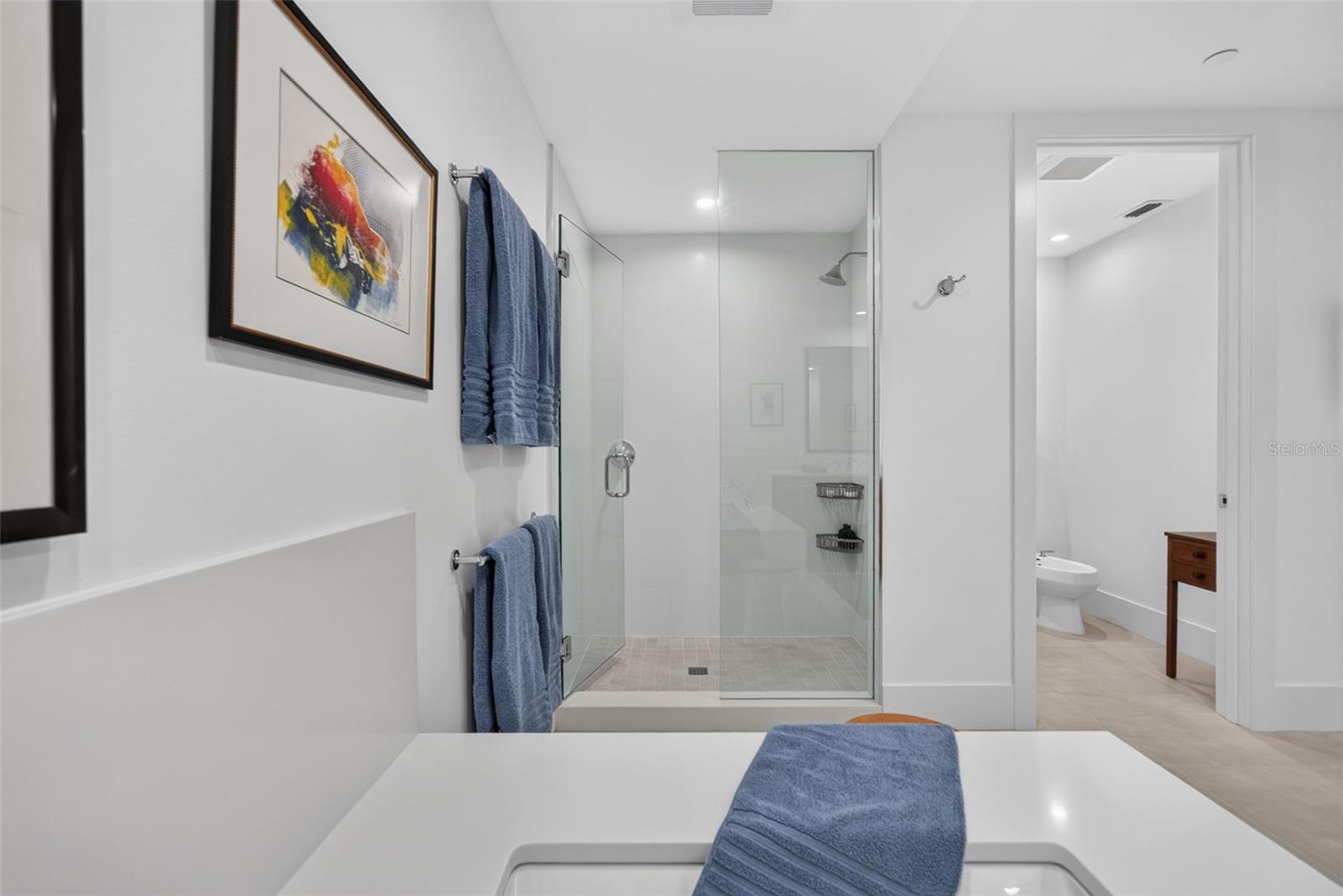 35 WATERGATE DR #1104