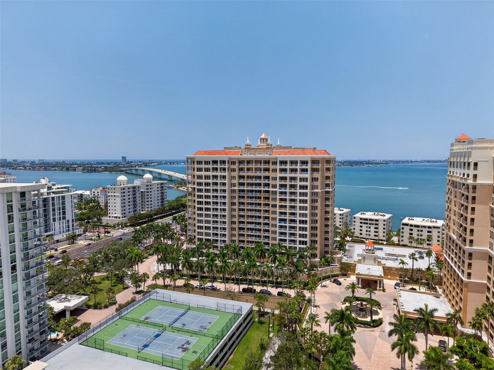 35 WATERGATE DR #1104