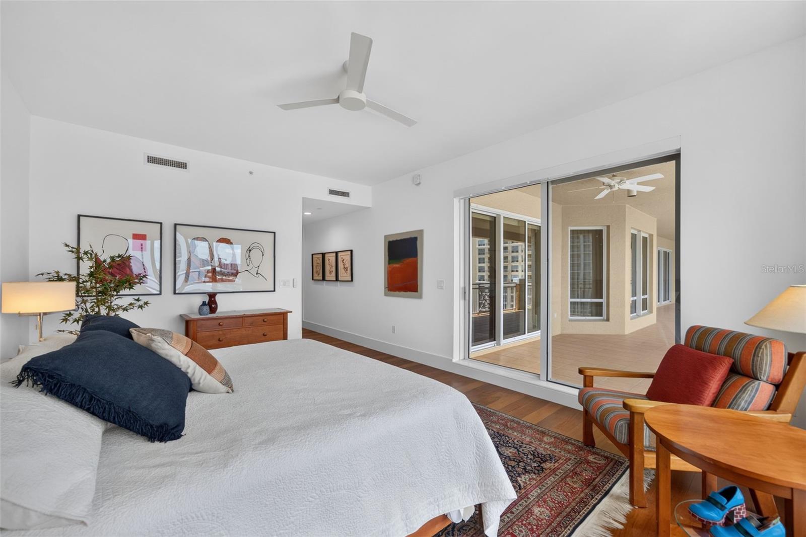 35 WATERGATE DR #1104