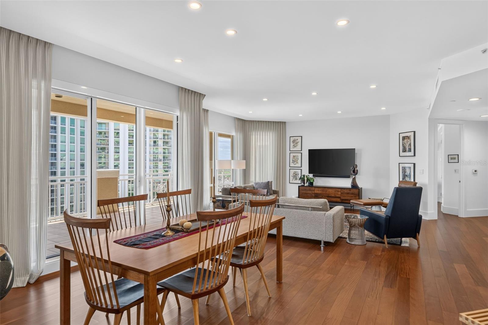 35 WATERGATE DR #1104
