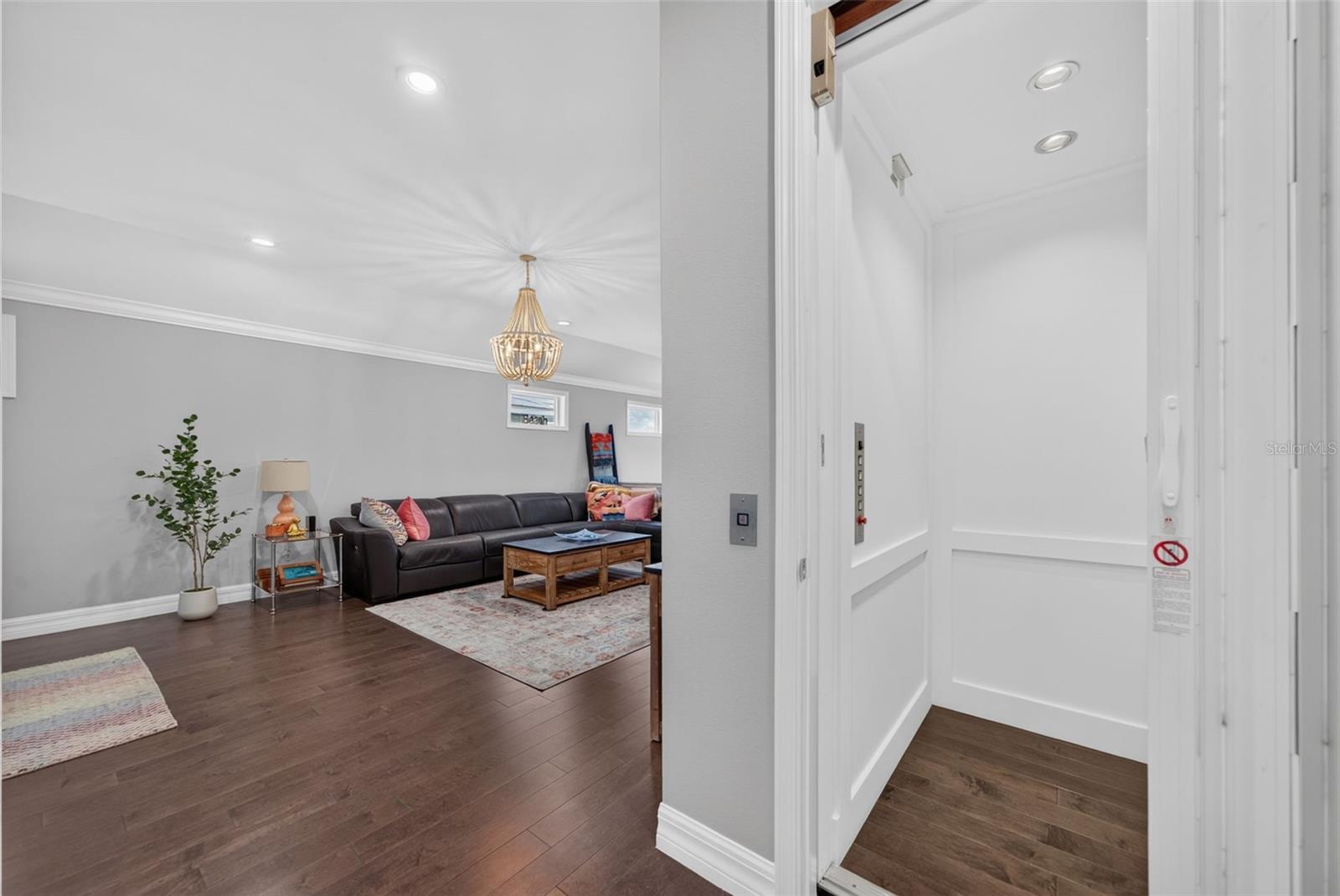 70 ISLAND CIR