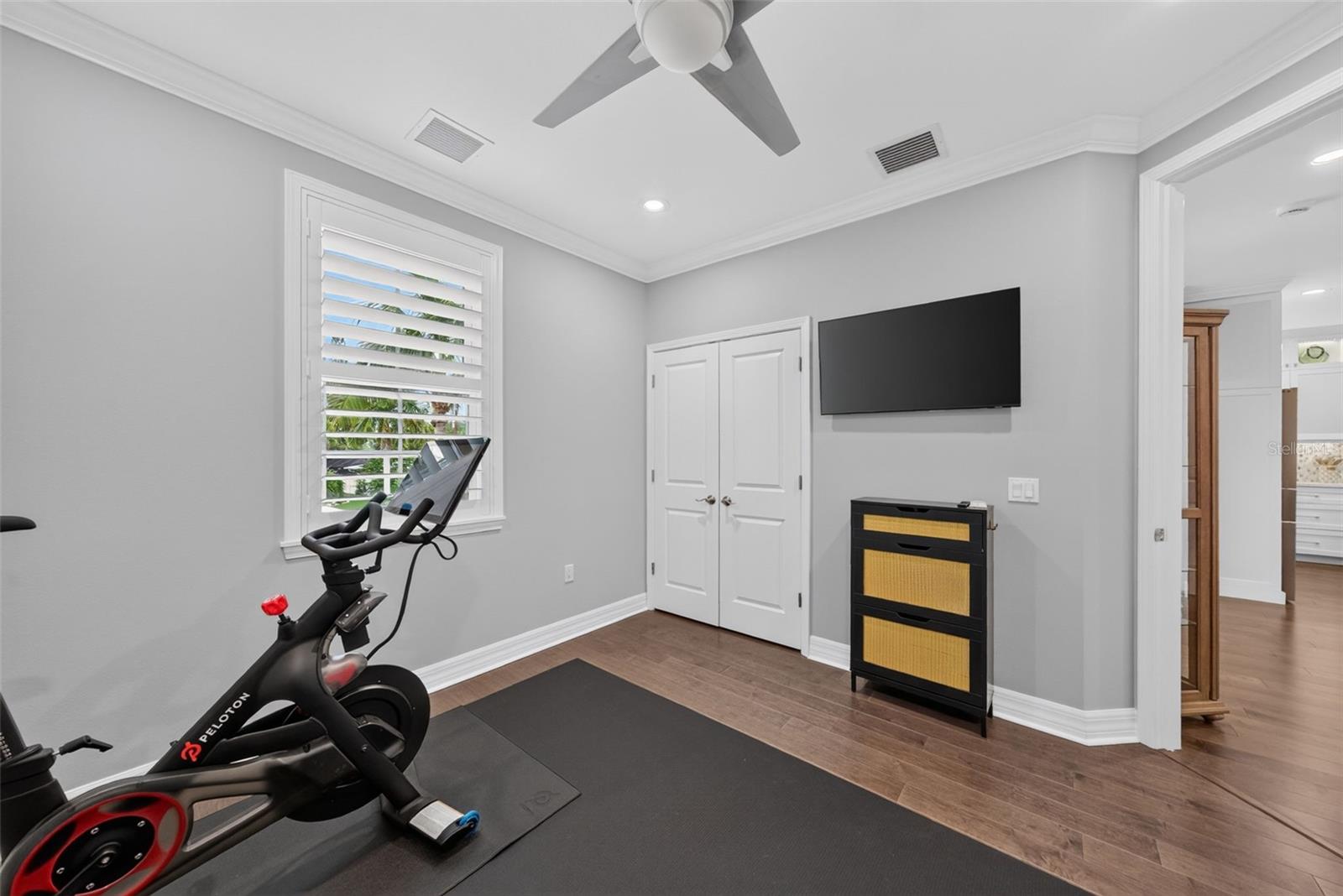 70 ISLAND CIR