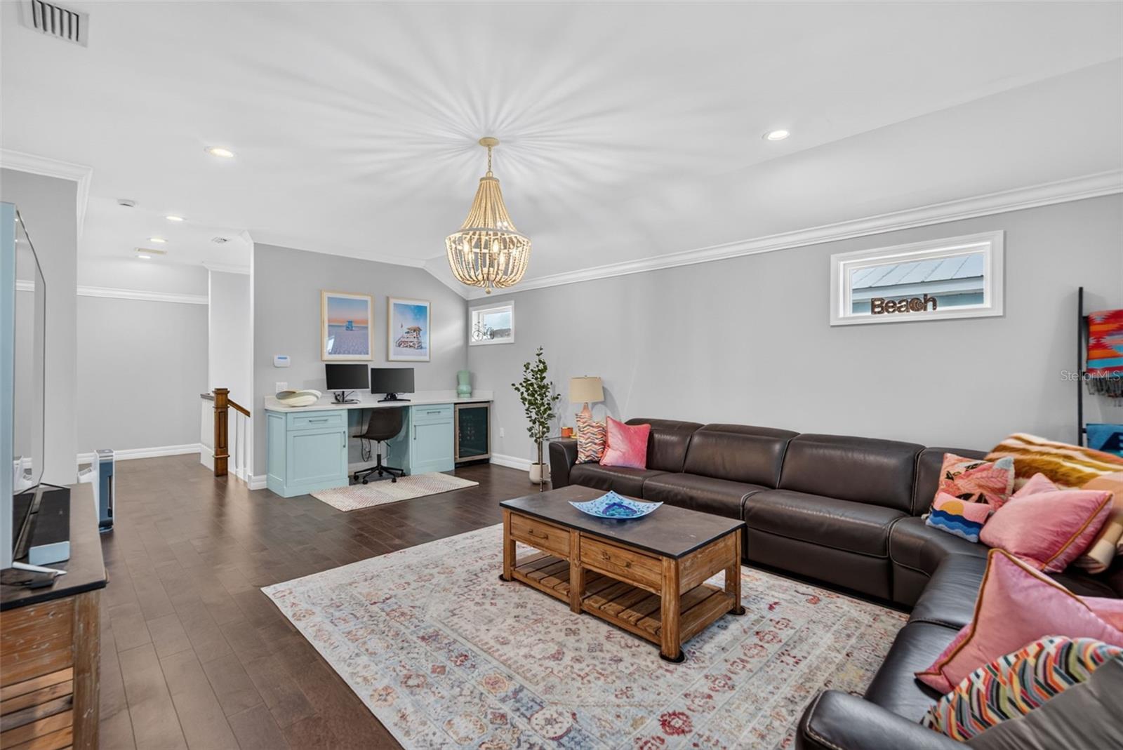 70 ISLAND CIR