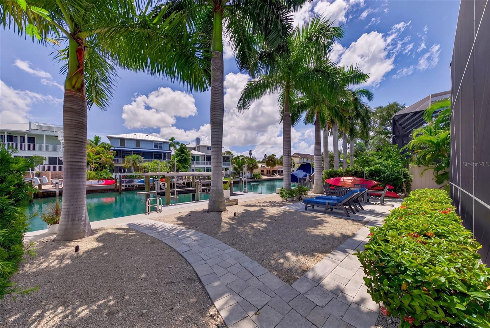 70 ISLAND CIR