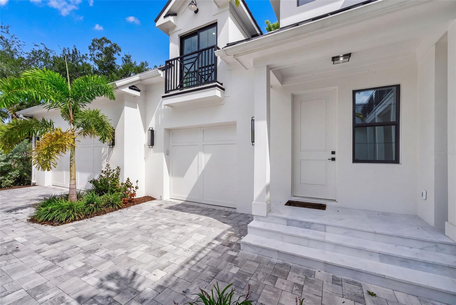 656 TROPICAL CIR