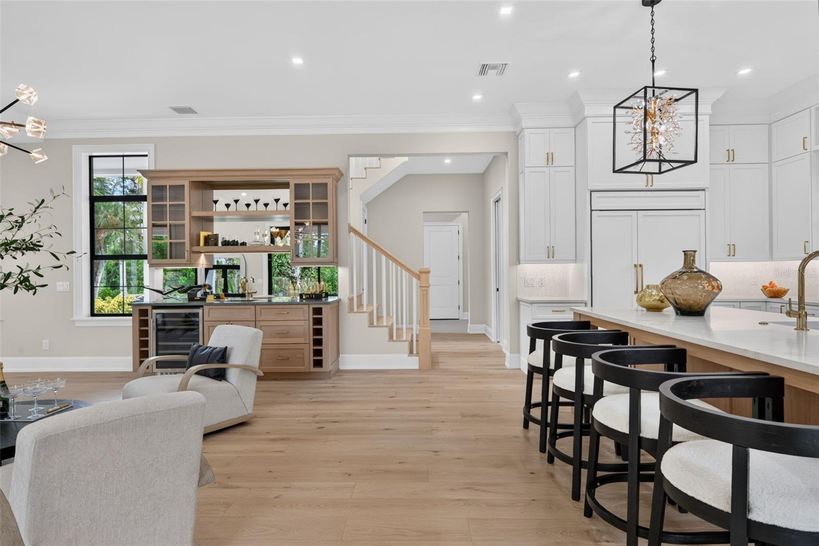 656 TROPICAL CIR