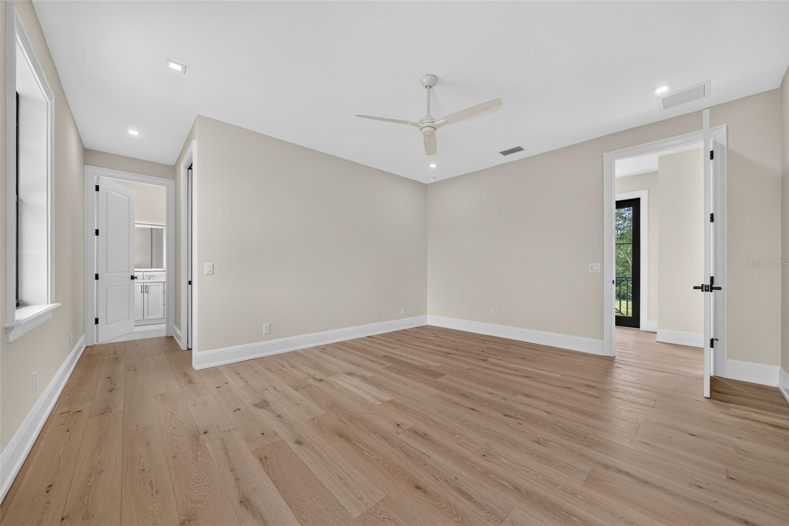 656 TROPICAL CIR