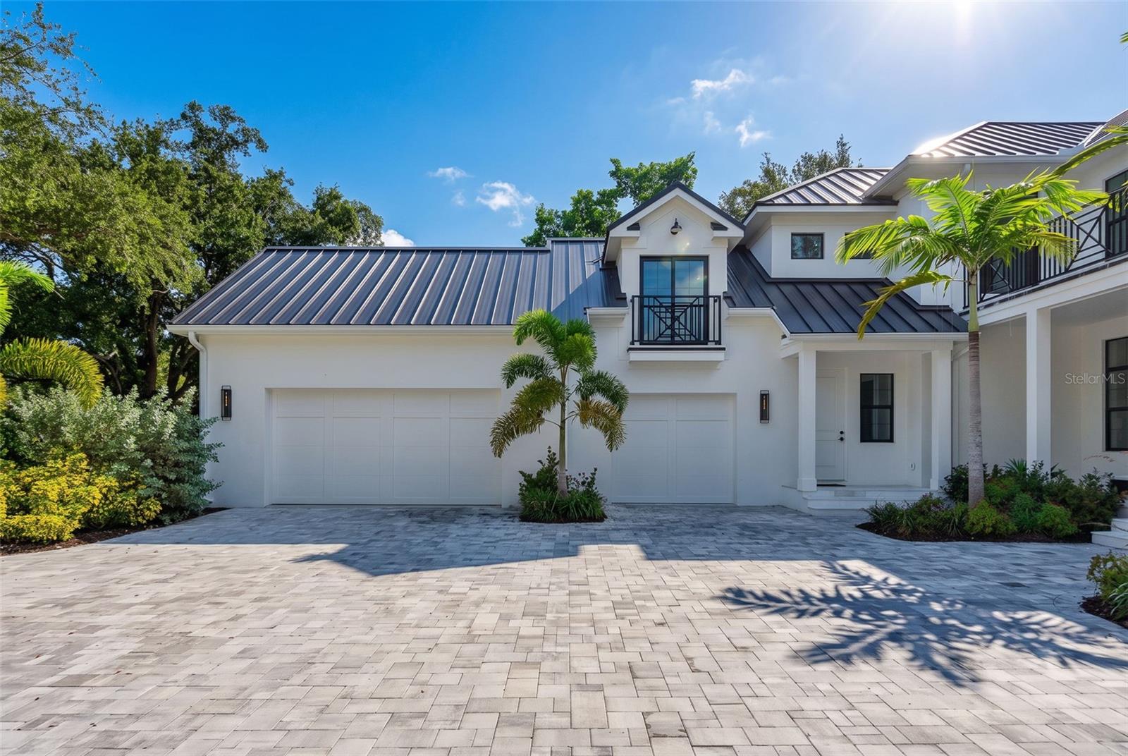 656 TROPICAL CIR