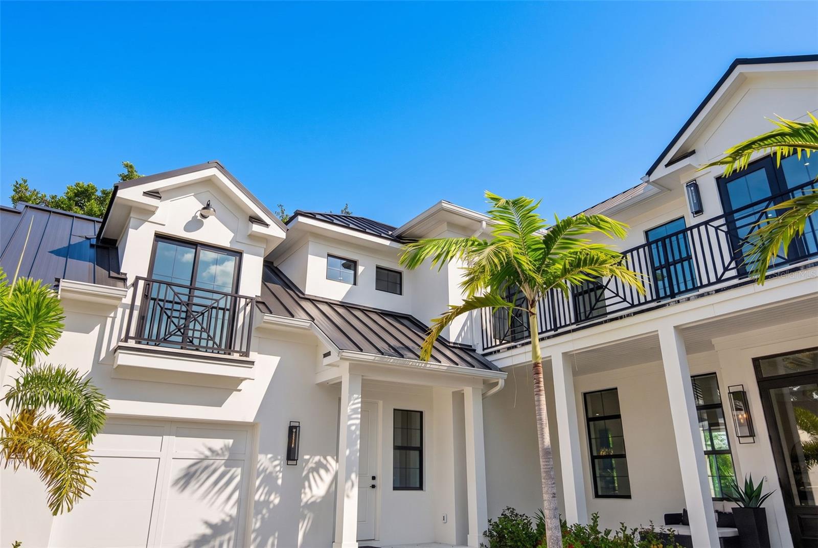 656 TROPICAL CIR