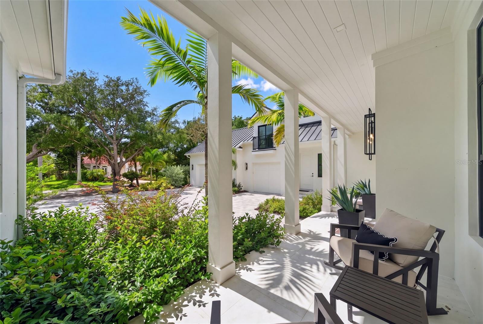 656 TROPICAL CIR