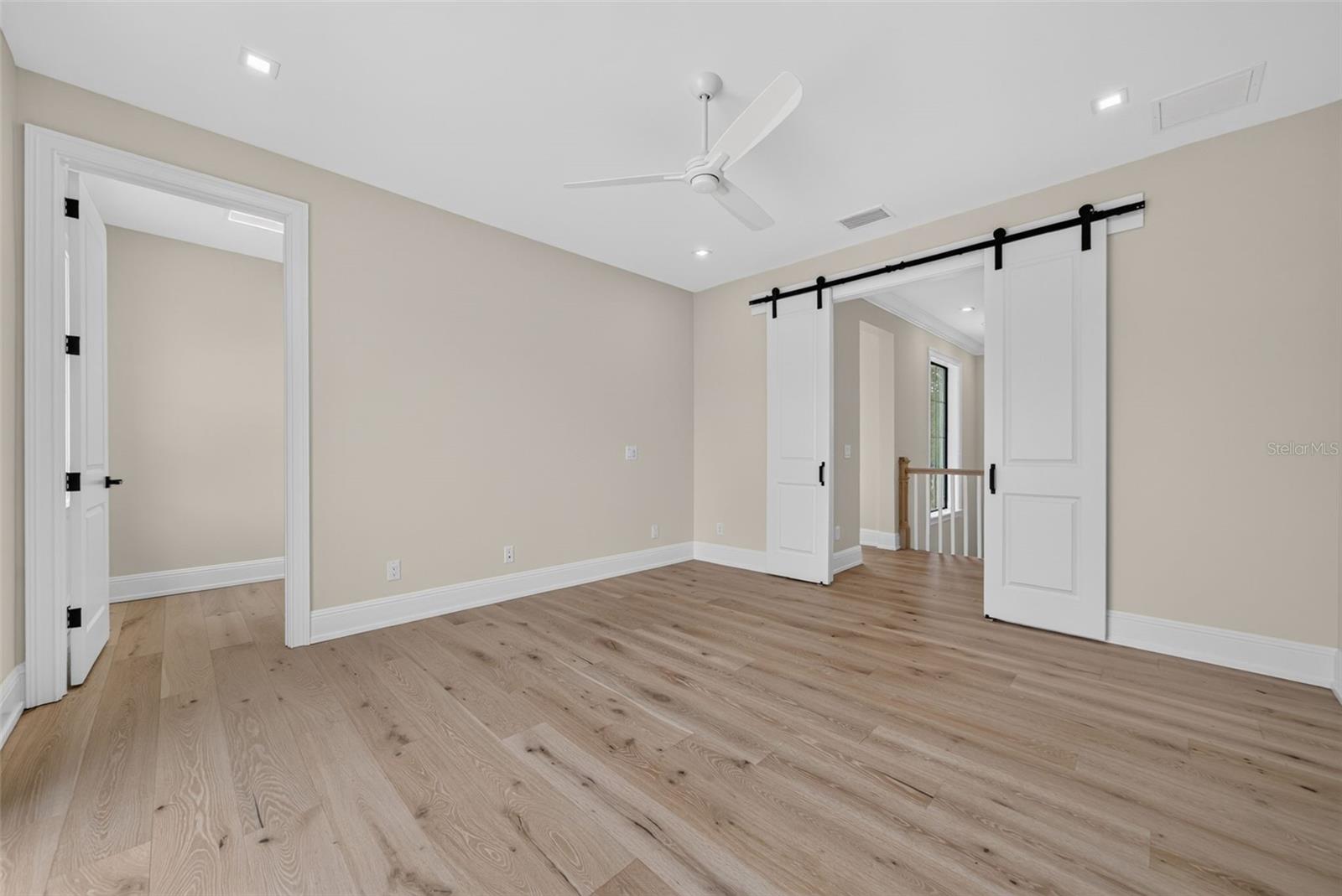 656 TROPICAL CIR