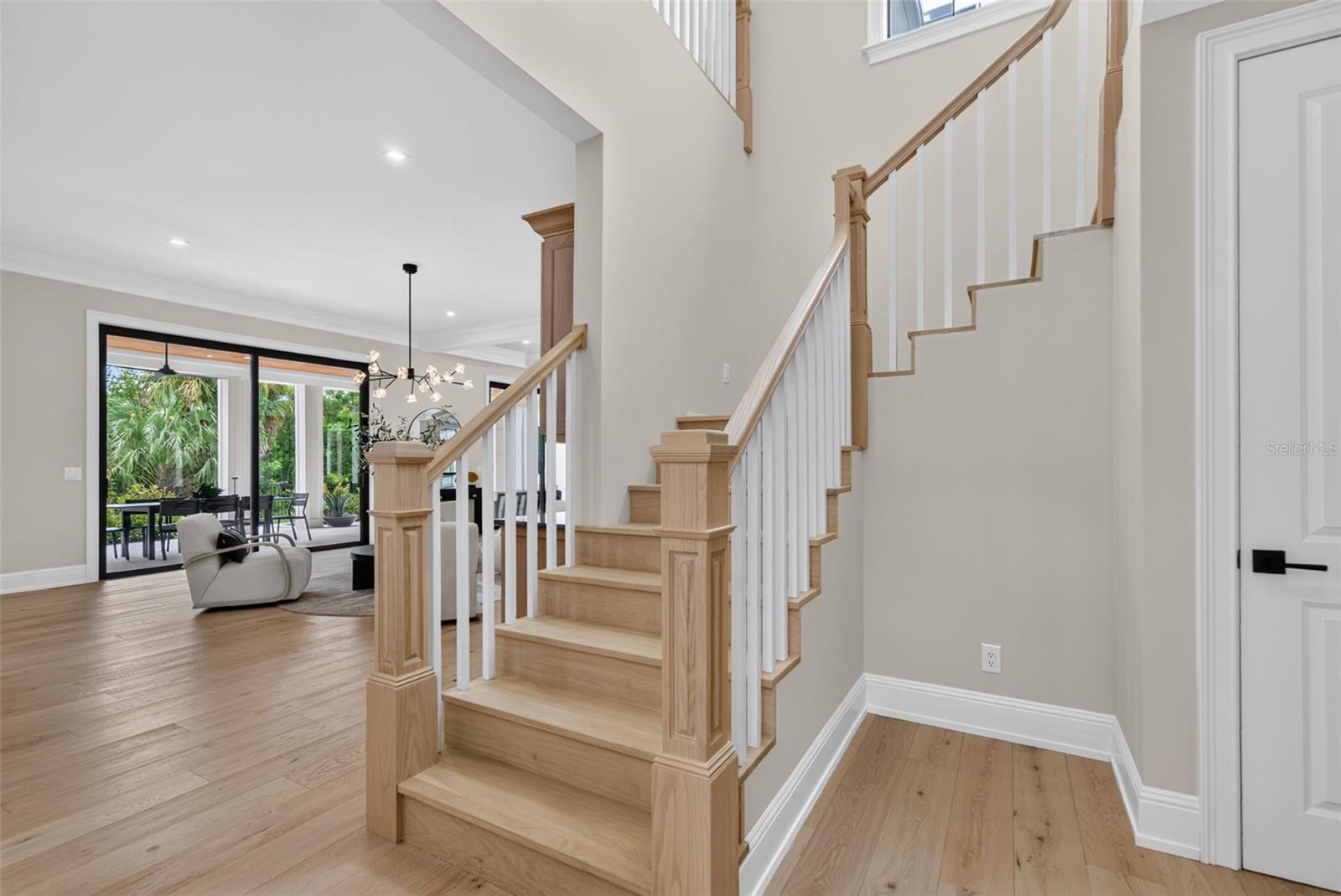 656 TROPICAL CIR
