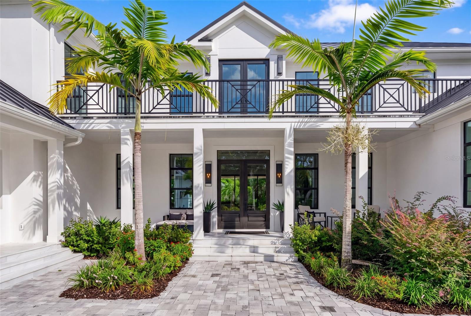 656 TROPICAL CIR